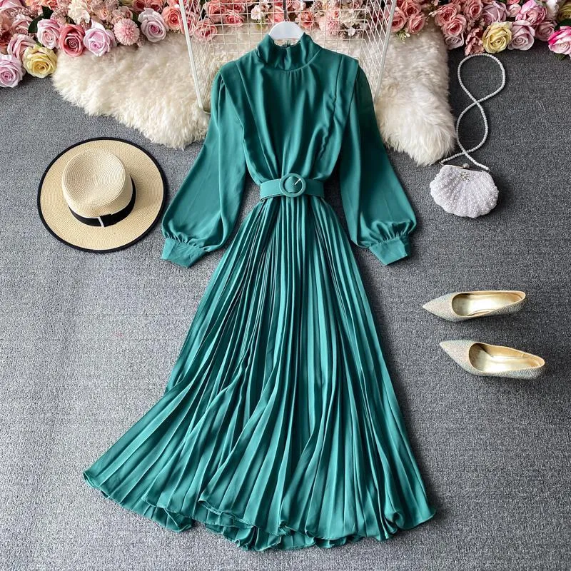 Elegant Lantern Sleeve Dress