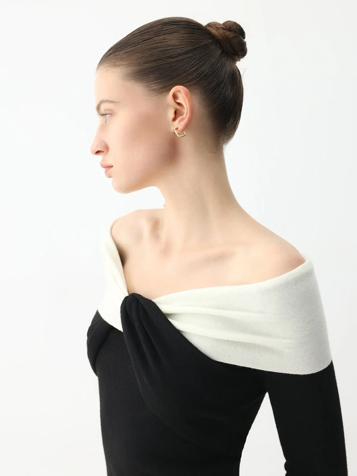 Off the Shoulder Trendy Center Twisted Long Sleeve