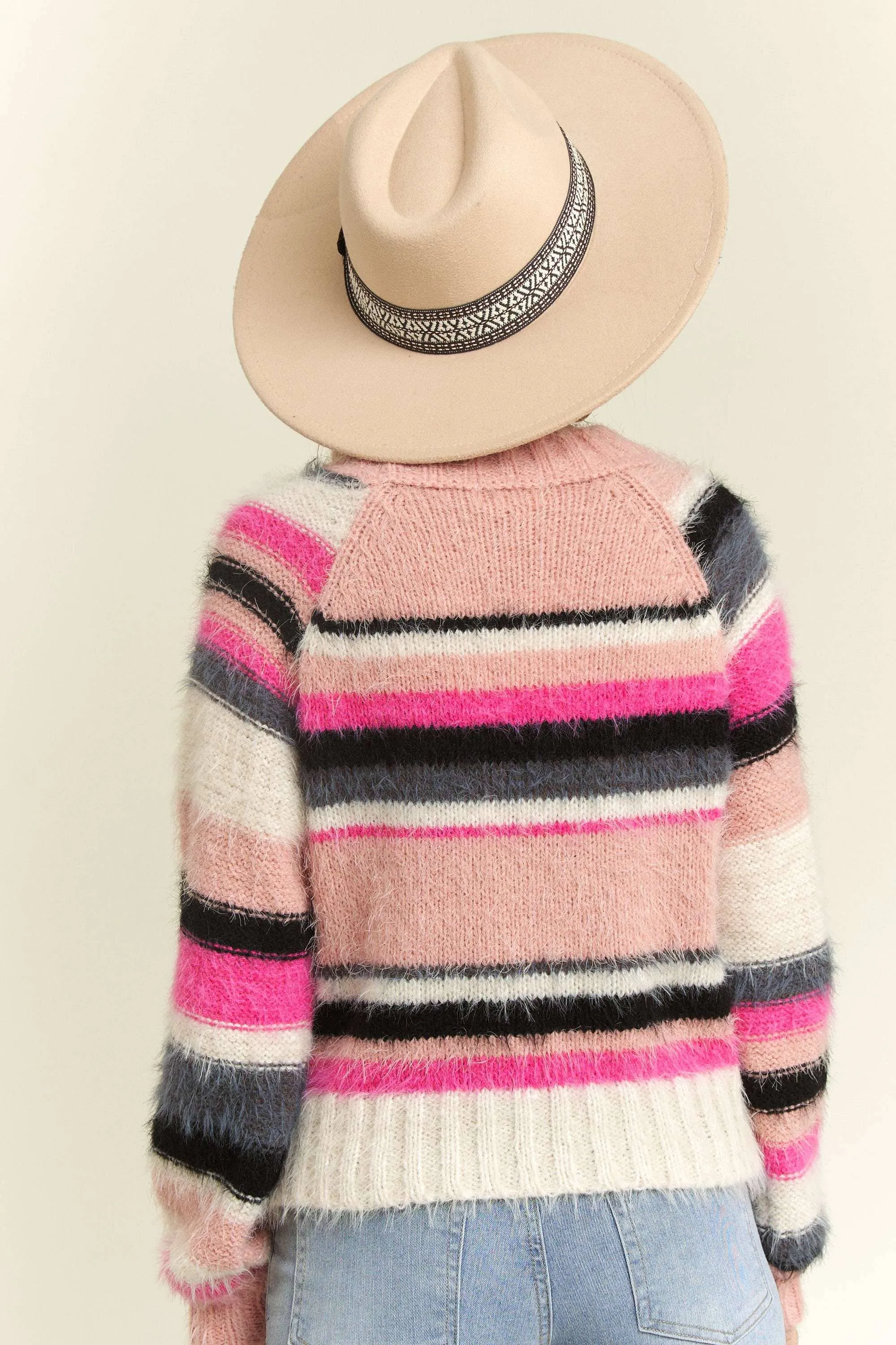 STRIPE PATTENED FUZZY SWEATER TOP