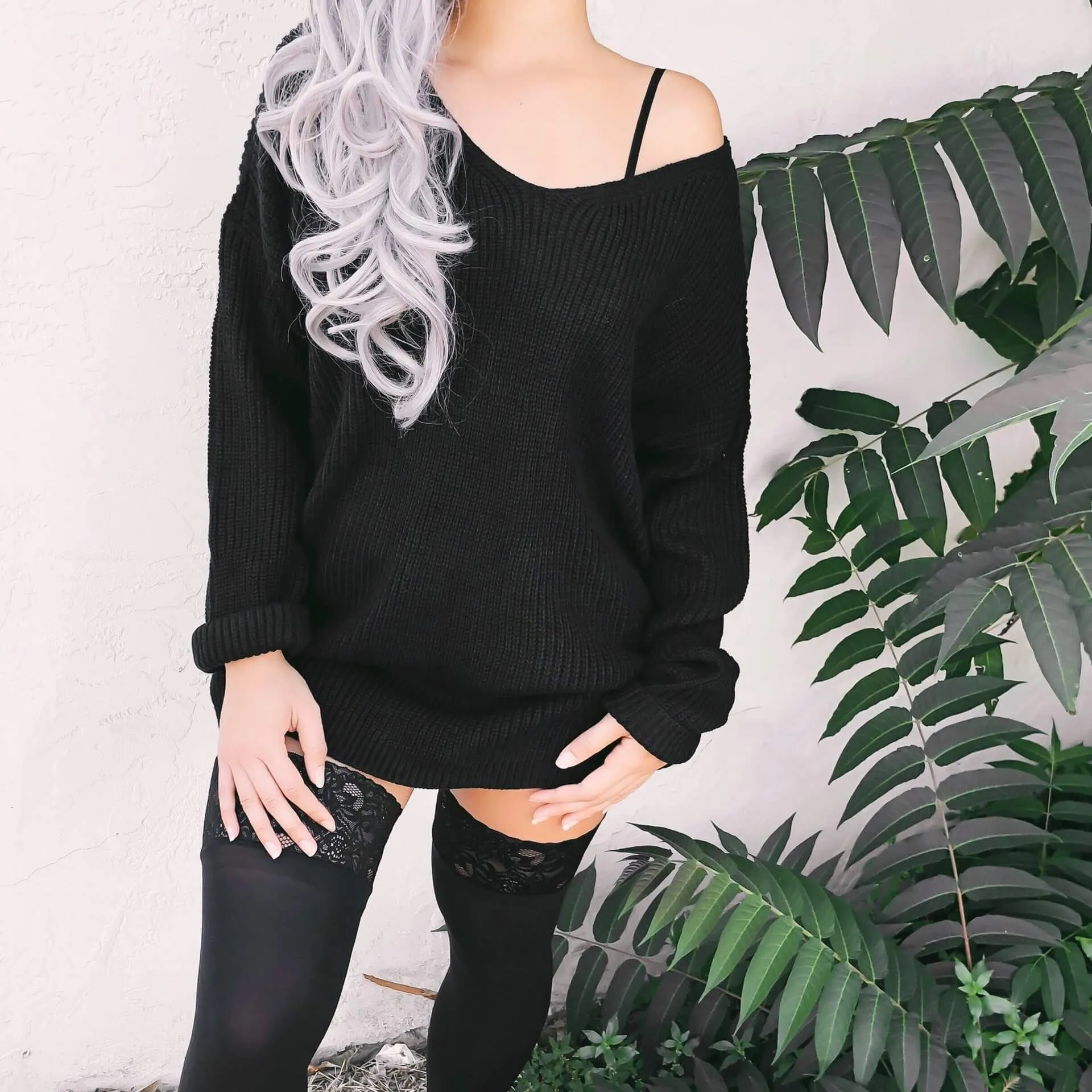 V-neck Lace-up Pure Color Knit Sweater