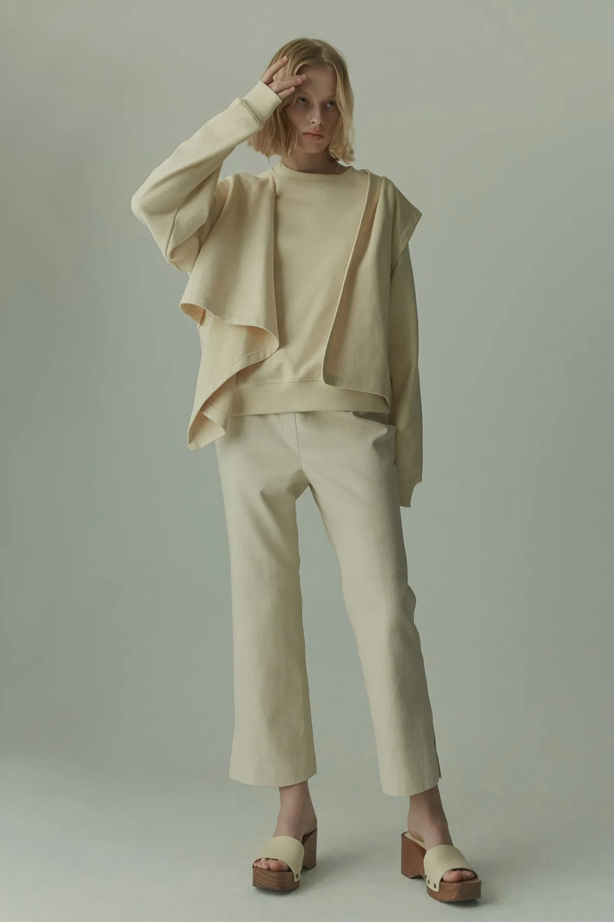 Vegan-leather cropped pants